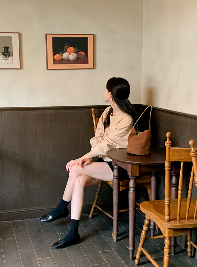 [색감대박/루즈핏] 센노 라운드넥 세미 크롭 루즈 자수 맨투맨 데이트룩,데일리룩,나들이룩,출근룩,마실룩 ts3820 상세 이미지 63