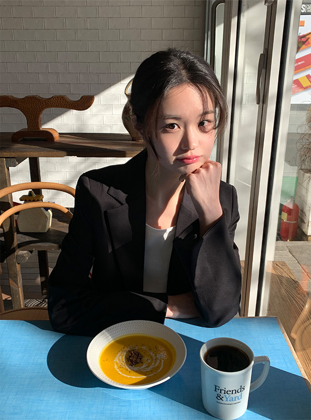 🚚당일발송  1000장 돌파✨ [뉴컬러추가/만년템/딱예쁜기장감] 로메인 싱글 버튼 세미크롭 자켓 하객룩,데이트룩,나들이룩,출근룩,데일리룩,격식룩,크롭자켓,올드머니룩 jk2643 상세 이미지 40