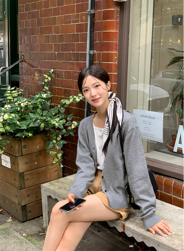 🚚당일발송 [프리미엄원단,크롭가디건] 프레스 브이넥 세미크롭 긴팔 니트 가디건 크롭가디건 브이넥가디건 슬림핏가디건 여리핏코디 꾸안꾸룩 데일리룩] 프레스 브이넥 세미크롭 긴팔 니트 가디건 하객룩가디건 데이트룩,나들이룩,출근룩,오피스룩,면접룩,니트가디건,봄옷,봄가디건,크롭가디건 cd3142 통통 상세 이미지 160